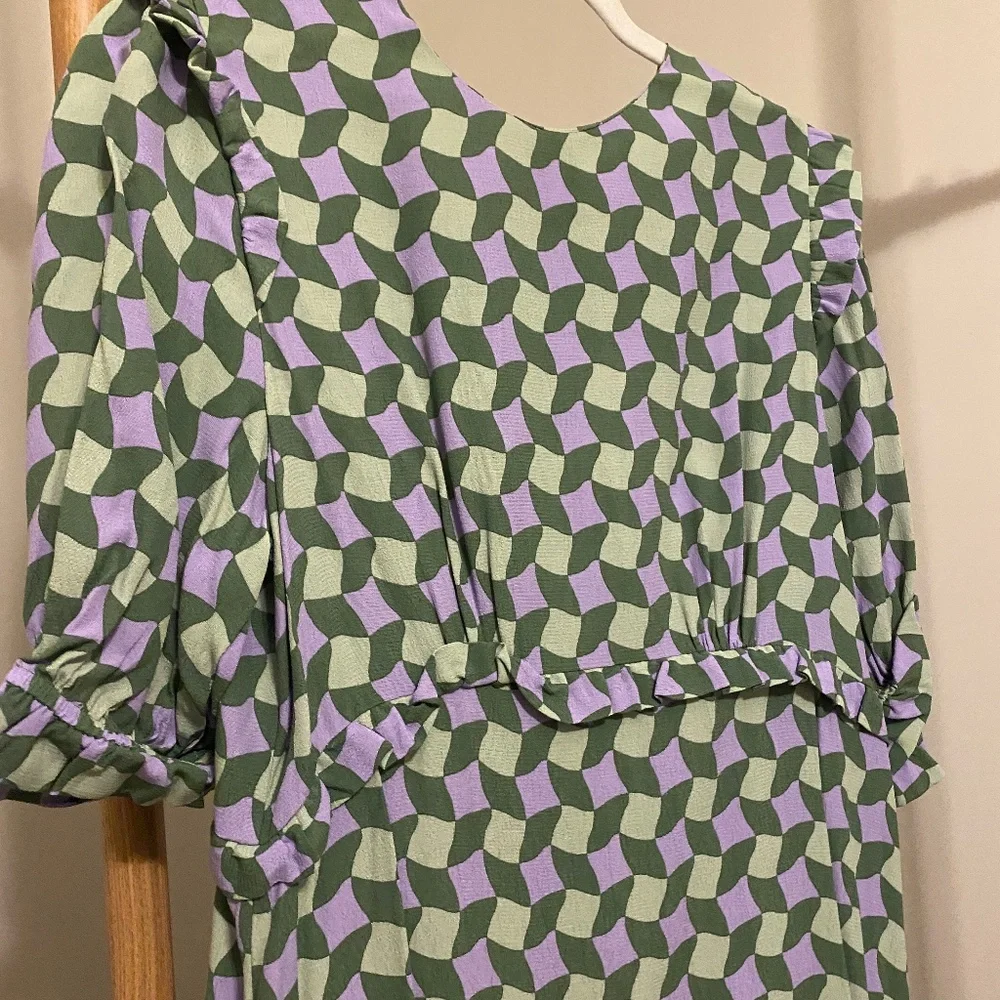 Retro Midi Dress with Sweet Ruffle Detailing